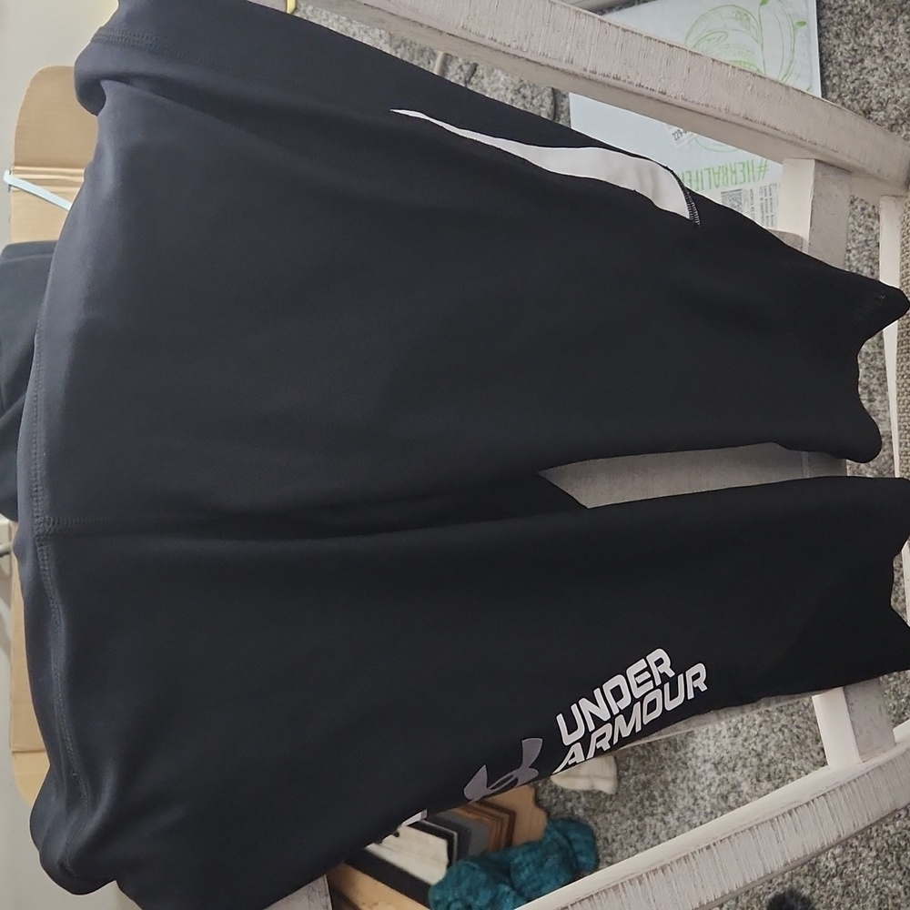 Under Armour LG Black compression leggings